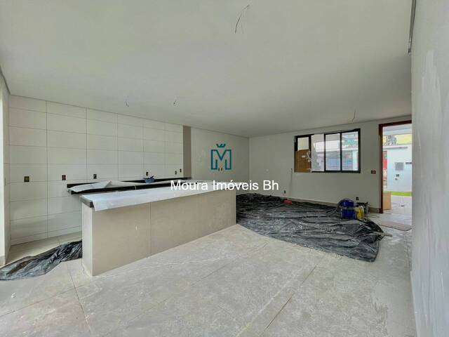 Casa para Venda em Belo Horizonte - 2