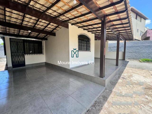 Casa para Venda em Belo Horizonte - 2