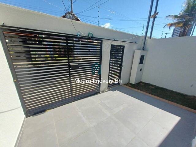 Casa para Venda em Belo Horizonte - 2
